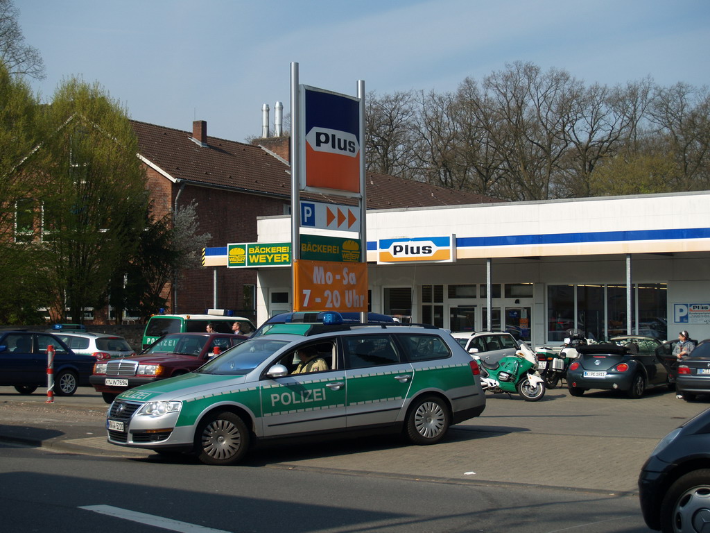 Messerstecherei Koeln Duennwald Berlinerstr P62.JPG